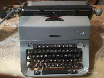 Macchina da scrivere vintage funzionante