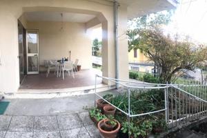 Appartamento di 365 m² con 5 locali e box auto dop