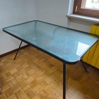 Tavolo in vetro per cucina o sala