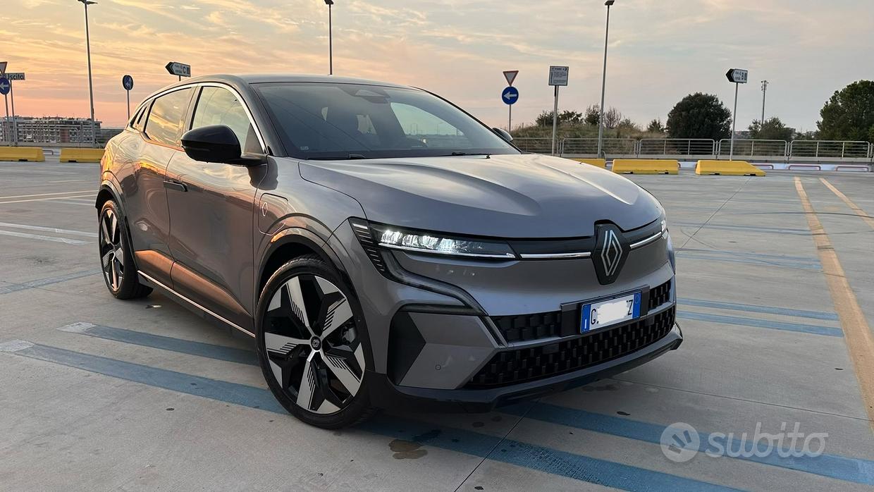 Renault Megane E-TECH Techno AC 22