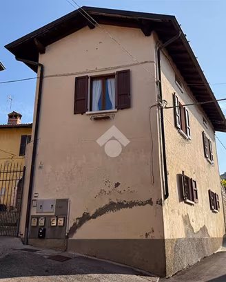CASA DI CORTE A CELLATICA