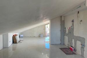 Sottotetto Terrazzo Posto Auto Nuova Costruzione Z