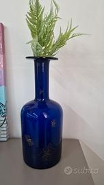 Vaso in vetro blu