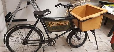 Bicicletta d'epoca con sella marchiata Wrights