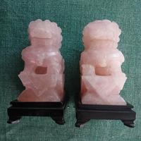 cani di fo in pietra rosa