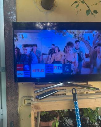 Smart tv samsung 40 pollico con picolli guasti led