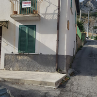 Terreni agricoli e casa in paese