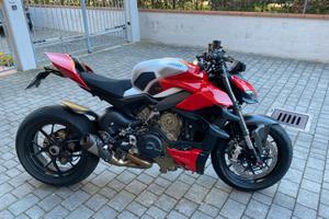 Ducati Streetfighter v4