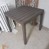 Tavolo in resina cm.80x80 da esterno