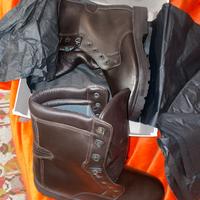 Anfibi militari taglia 44 nuovi