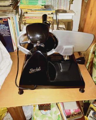 Affettatrice 250 nera berkel