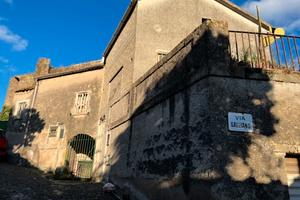 Casa semi-Indipendente da Ristrutturare