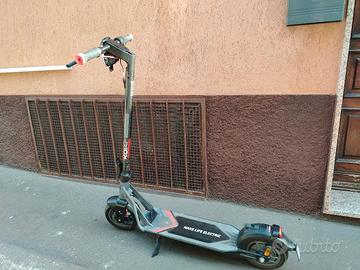 Monopattino  elettrico NIU KQi Air fibra di carbo 