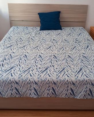 Letto matrimoniale con materasso nuovo