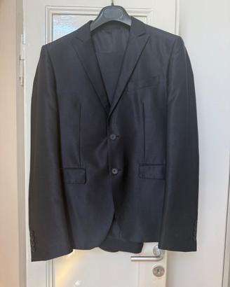 Completo elegante uomo