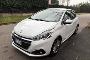 Peugeot 208 PureTech 82 5 porte Allure