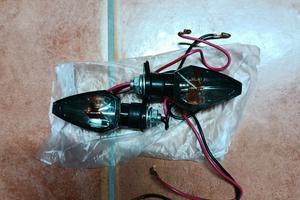 Frecce con lampadina alogena 