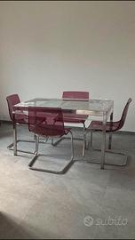tavolo ikea on vetro allungabile con 4 sedie