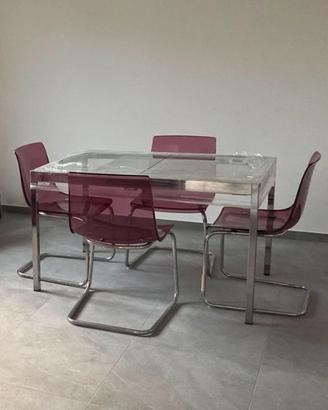tavolo ikea on vetro allungabile con 4 sedie