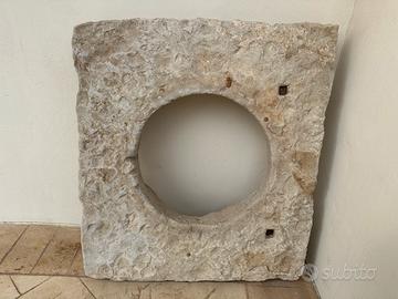 Pietra pozzo antica