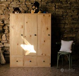 Armadio in abete su misura