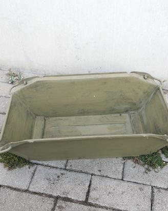 cassetta metallica contenitore officina