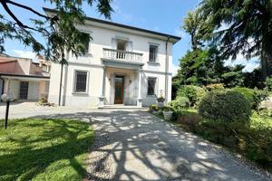 VILLA SINGOLA A SEREGNO