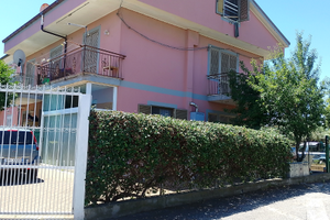 Due appartamenti attigui bi-trilocale