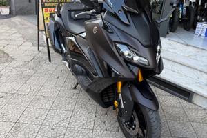 Yamaha TMAX 560 Tech max