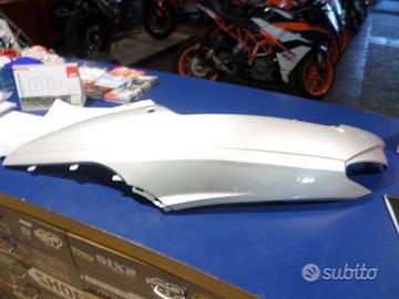 Fianchetto sinistro Suzuki Burgman 250 e 400
