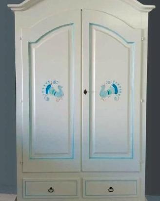 Arredamenti con decori sardi