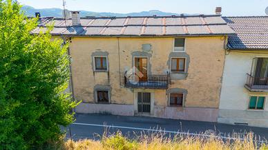 CASA DI CORTE A SANT'ANNA D'ALFAEDO