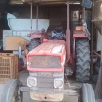 Trattore Massey Ferguson 135