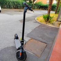 Monopattino elettrico Ninebot f25e 