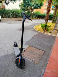 Monopattino elettrico Ninebot f25e 
