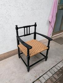 Poltroncina inizio 900 con seduta in paglia