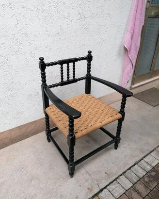 Poltroncina inizio 900 con seduta in paglia