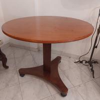 Tavolo tondo in legno