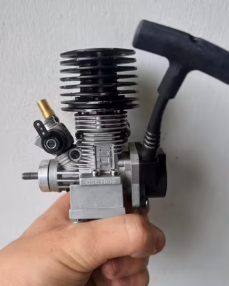 Motore Nitro SH 18 (3-4 ore d’uso) + macchina RC