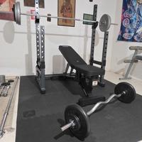 Rack multifunzione con pesi e bilanceri