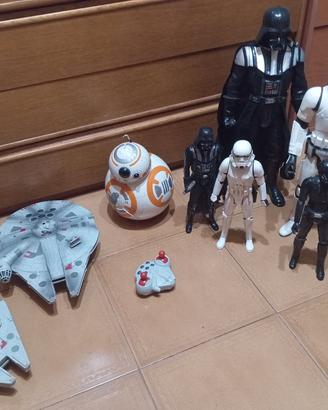 PERSONAGGI E DUE ROBOT STAR WARS 100 EURO