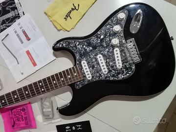 FENDER Stratocaster genuine CORONA US. 