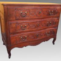 Cassettone Luigi XV Parmigiano antico in noce