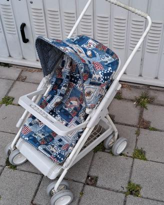 Passeggino giocattolo