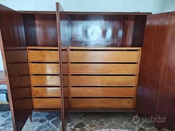 armadio in legno