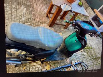 Aprilia Scarabeo 100 - 2012