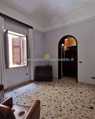 Casa singola 160 mq con terreno in parte b3