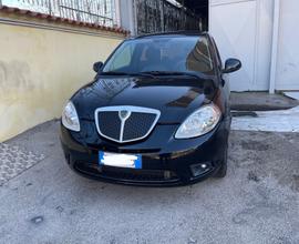 Lancia Ypsilon 1.3 MJT 75 CV Unyca