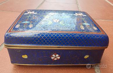 scatola cinese smaltata anni 80