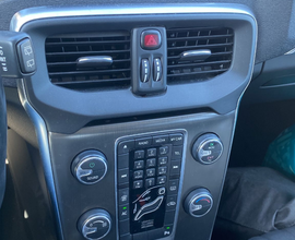 Volvo v40 d2 automatica